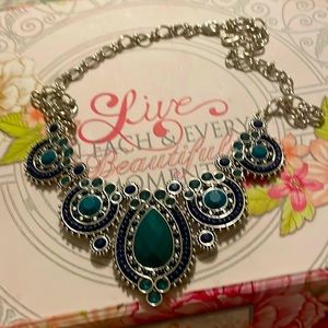 Beautiful Premier Designs necklace never worn!